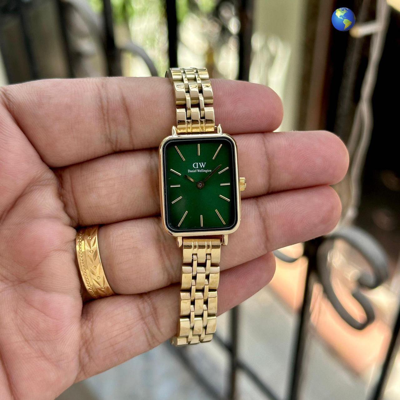 D-W Design 4 Gold Green Dial Womens watch