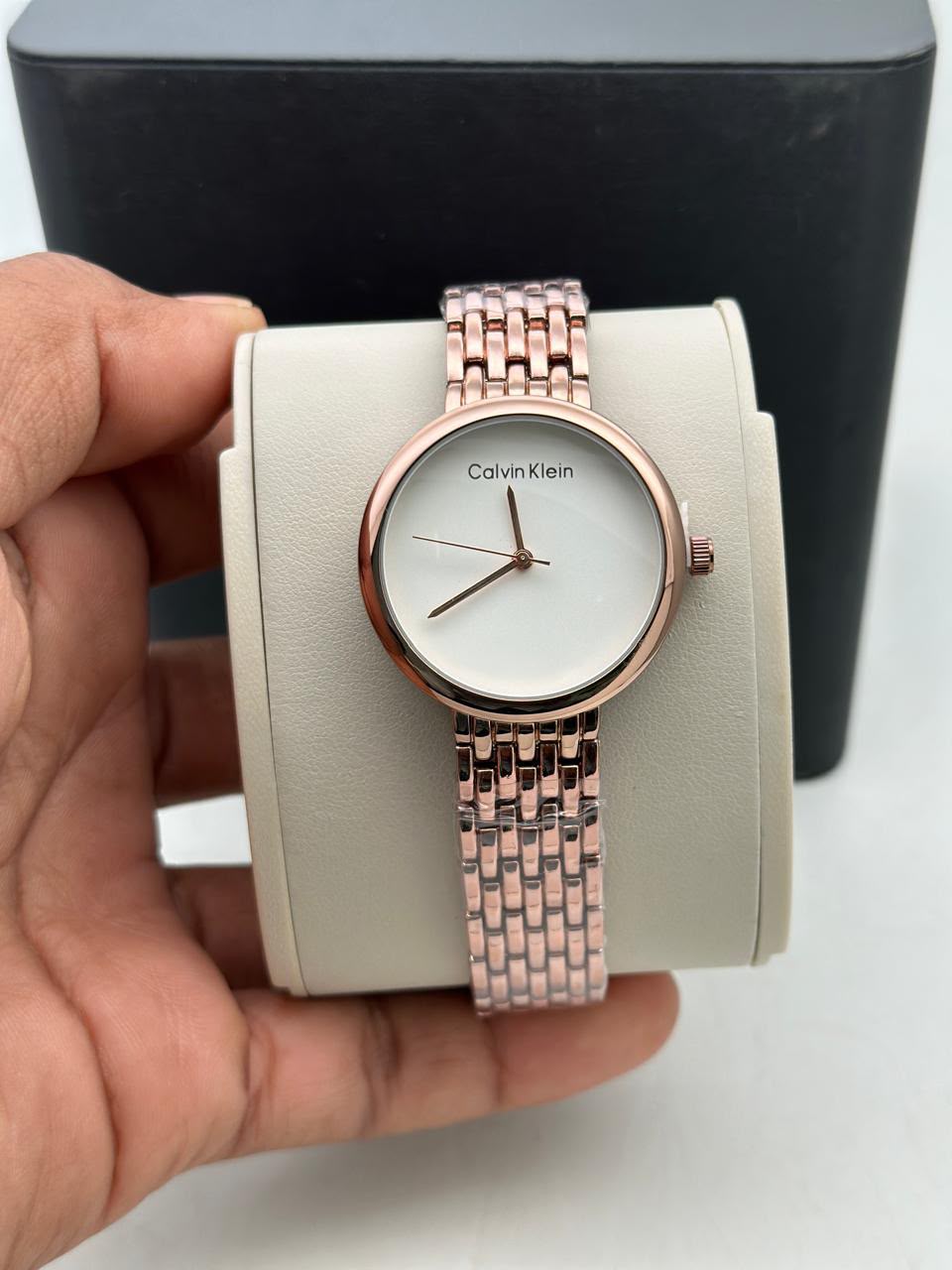 C-K GIRLS WATCH ROSE WHITE COLOUR