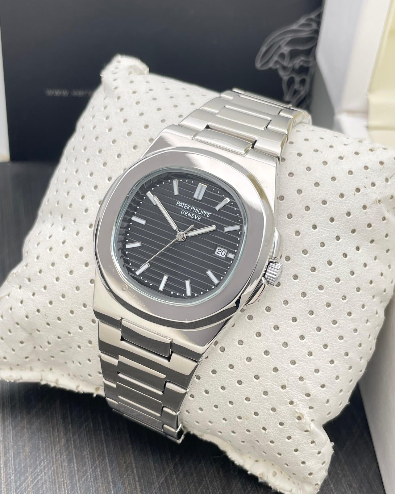 PP REGULAR QUARTZ WATCH SILVER BLACK DIAL