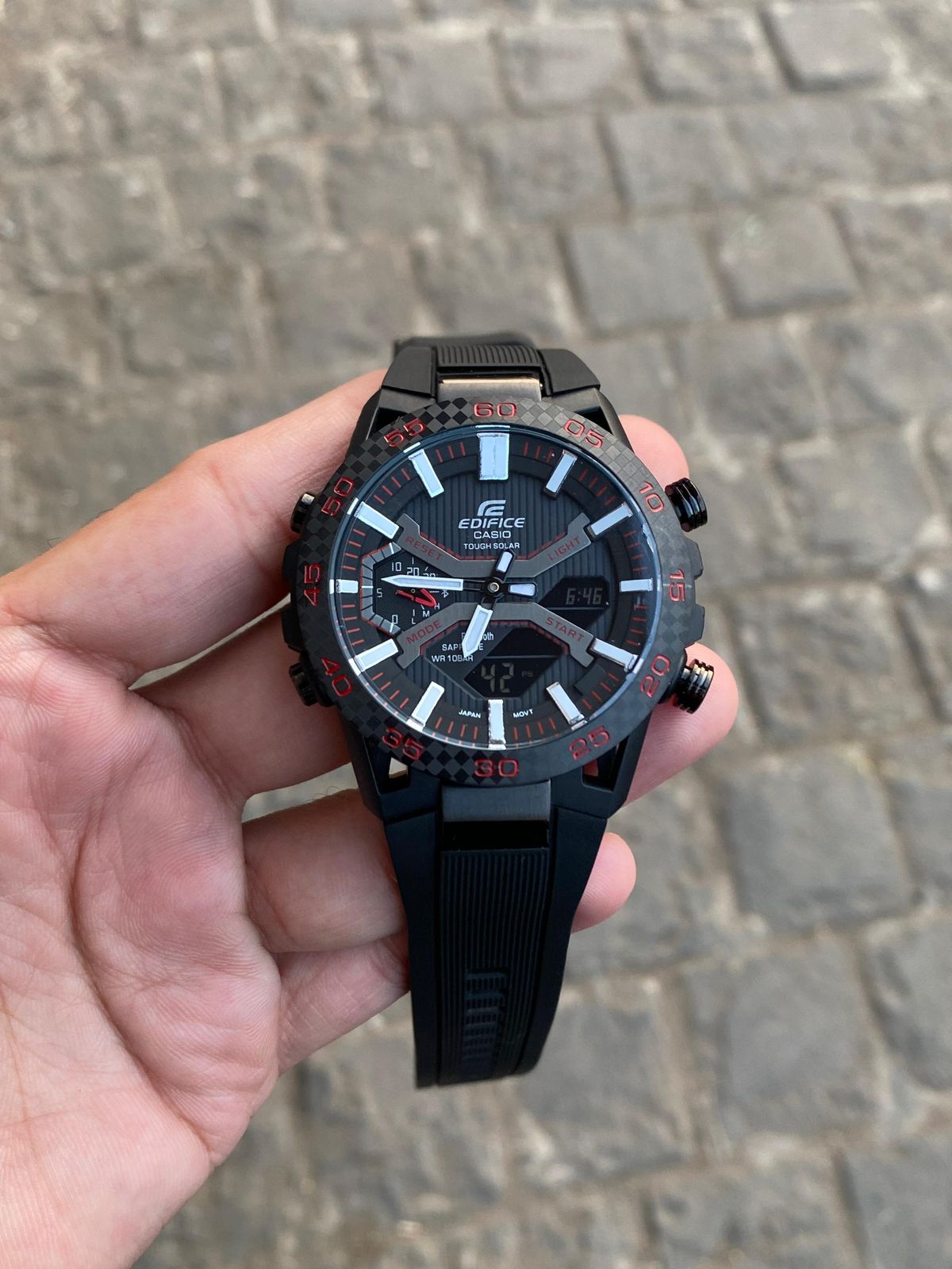 EDIFCE 1st JAPNESE QUALITY BLACK RED SHADE SILCION BELT WATCH
