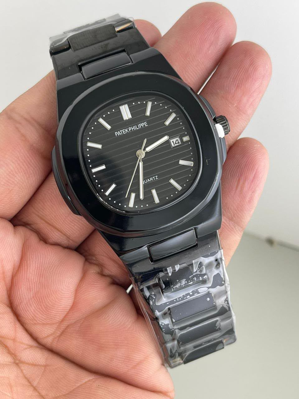 PP REGULAR QUARTZ WATCH FULL BLACK DIAL