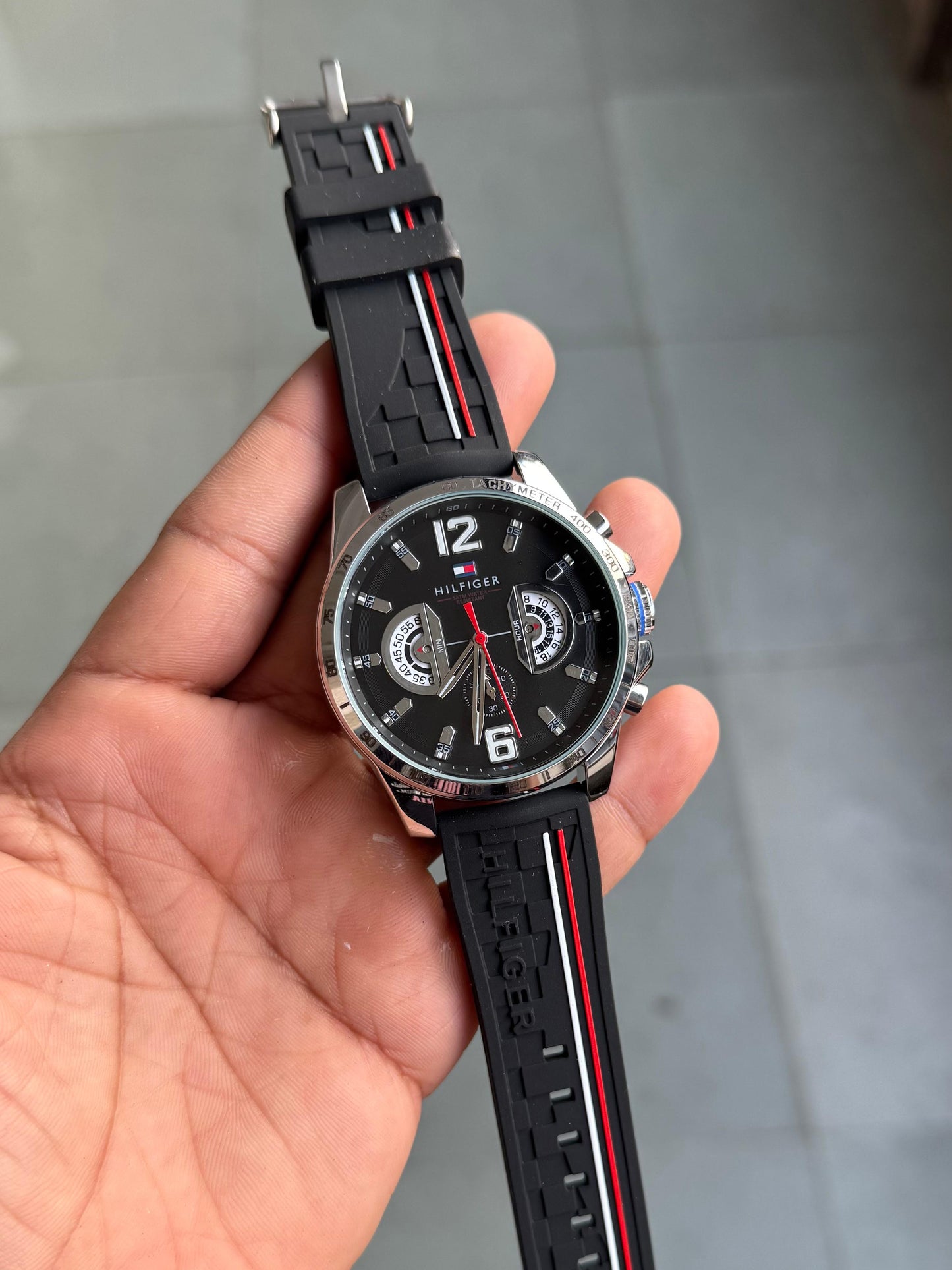 Tom-y silicon silver black Regular Quartz Watch
