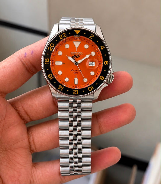 Seko Gmt Silver Body Yellow Dial Watch 
( Battery Operated Looks Like Automatic )