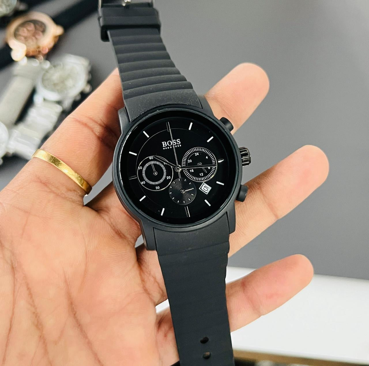 Bosss Trending Rubber Belt Watch ( Full Black )