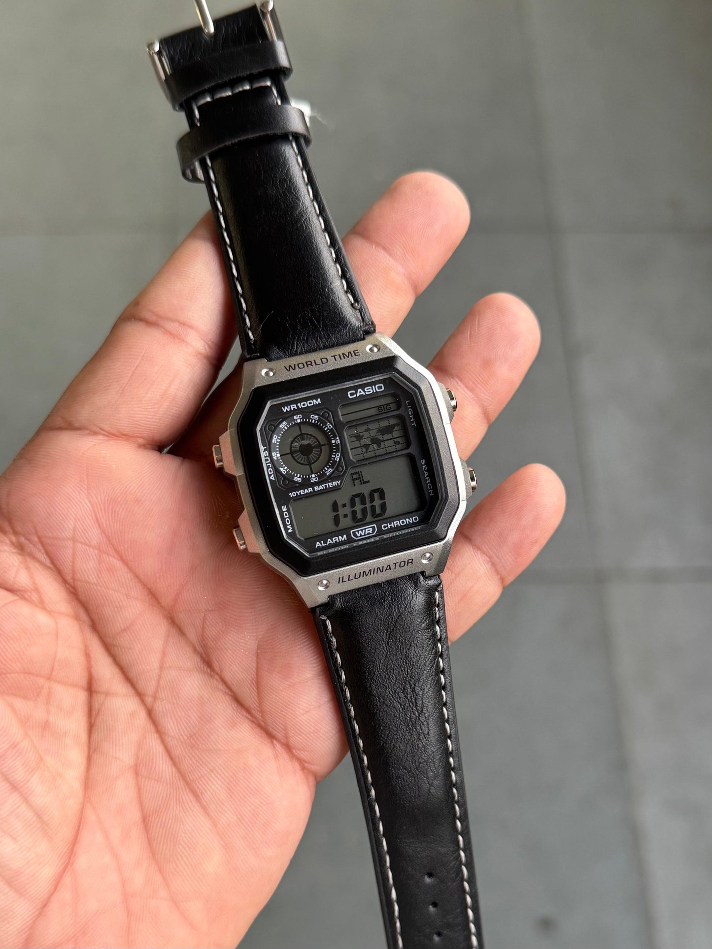 SB PREMIUM ILUMINATOR REGULAR SILVER BODY BLACK BELT DIGITAL WATCH