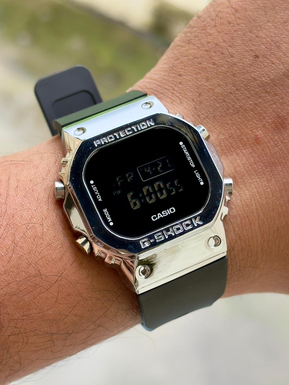 SB PREMIUM SILVER DIAL FIBER BELT SPORTS WATCH ( Fiber Silver )