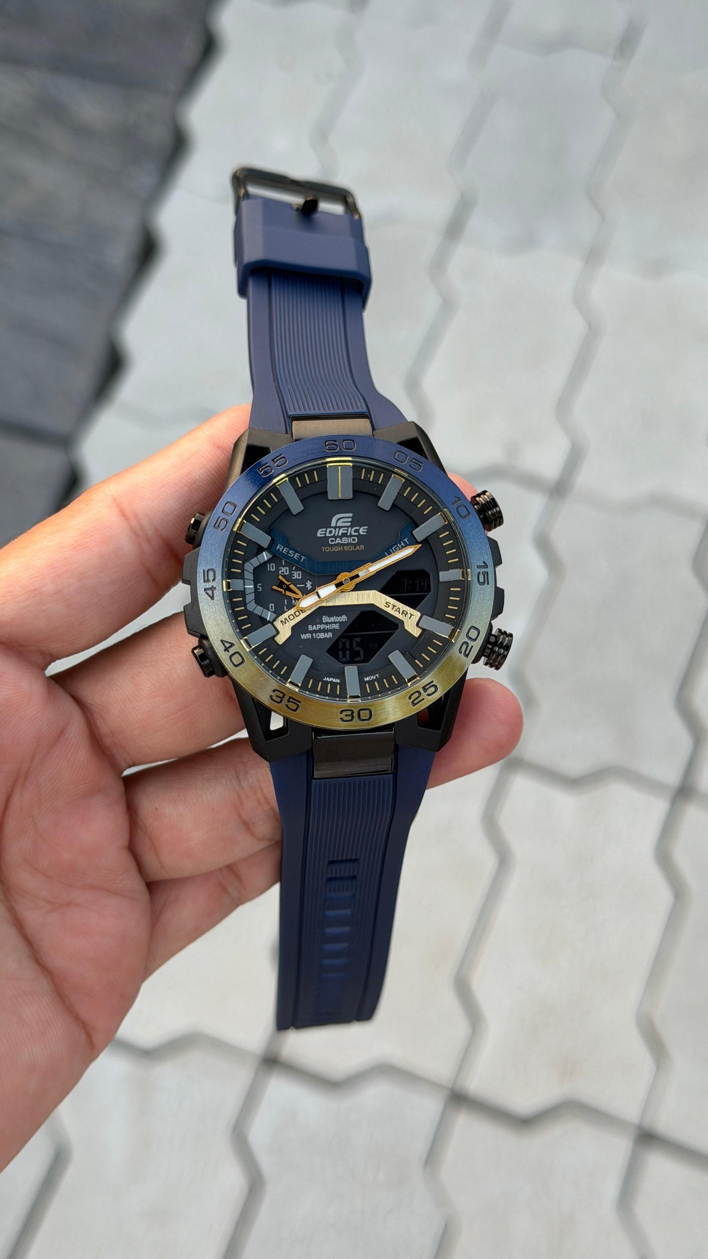 EDIFCE 1st JAPNESE QUALITY BLUE SHADE SILCION BELT WATCH