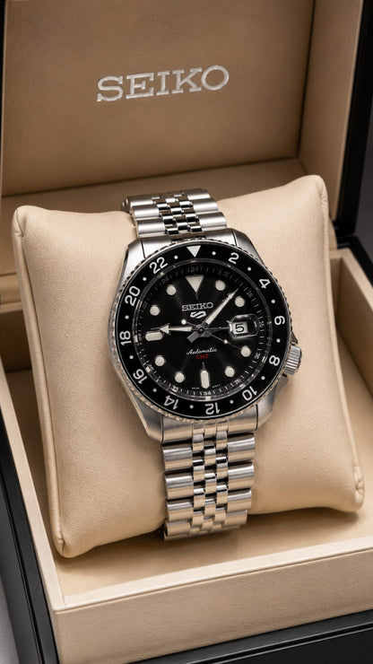Seko Gmt  Silver Black  Watch 
( Battery Operated Looks Like Automatic )