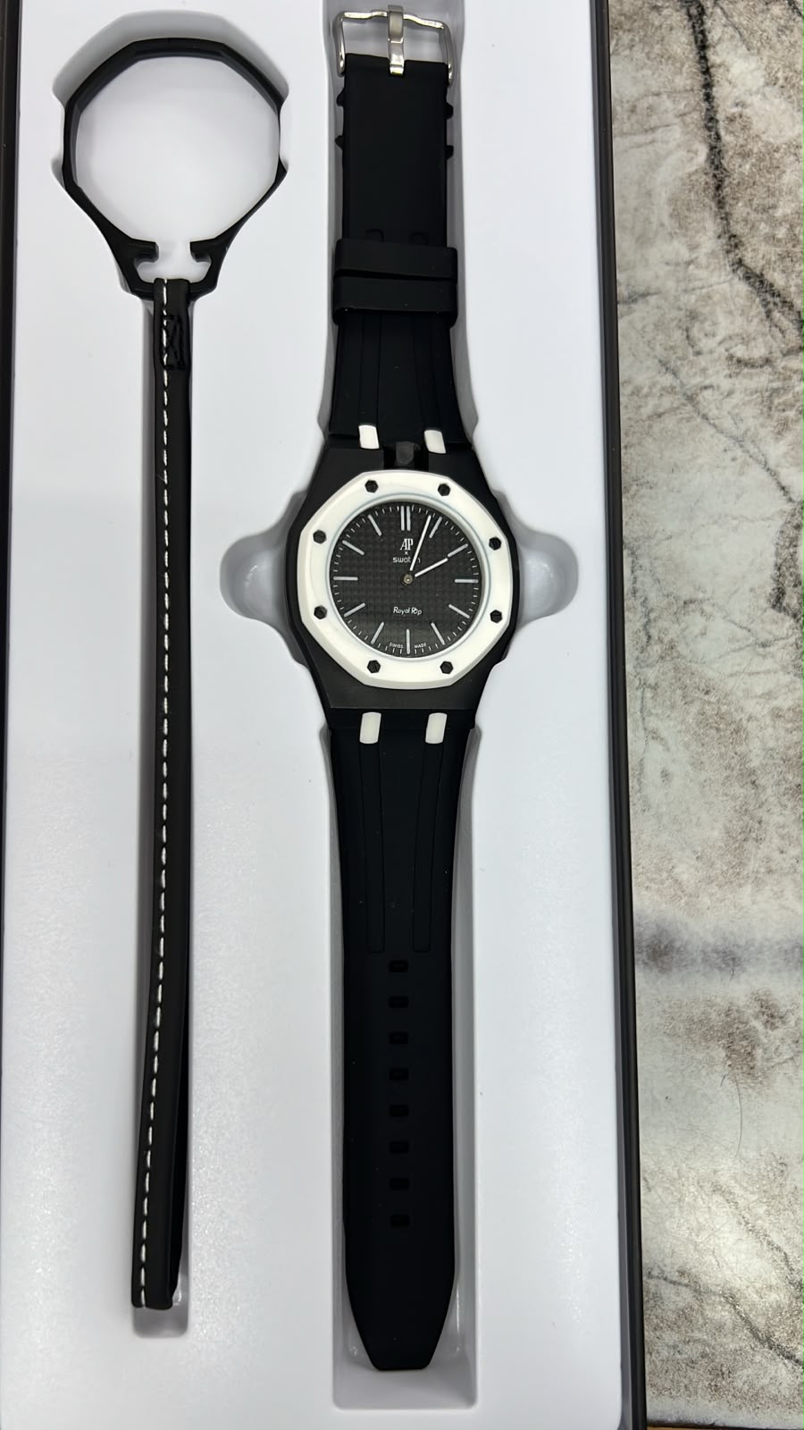 ROYAL POP WATCH SILVER BLACK COLOUR FIBER BODY