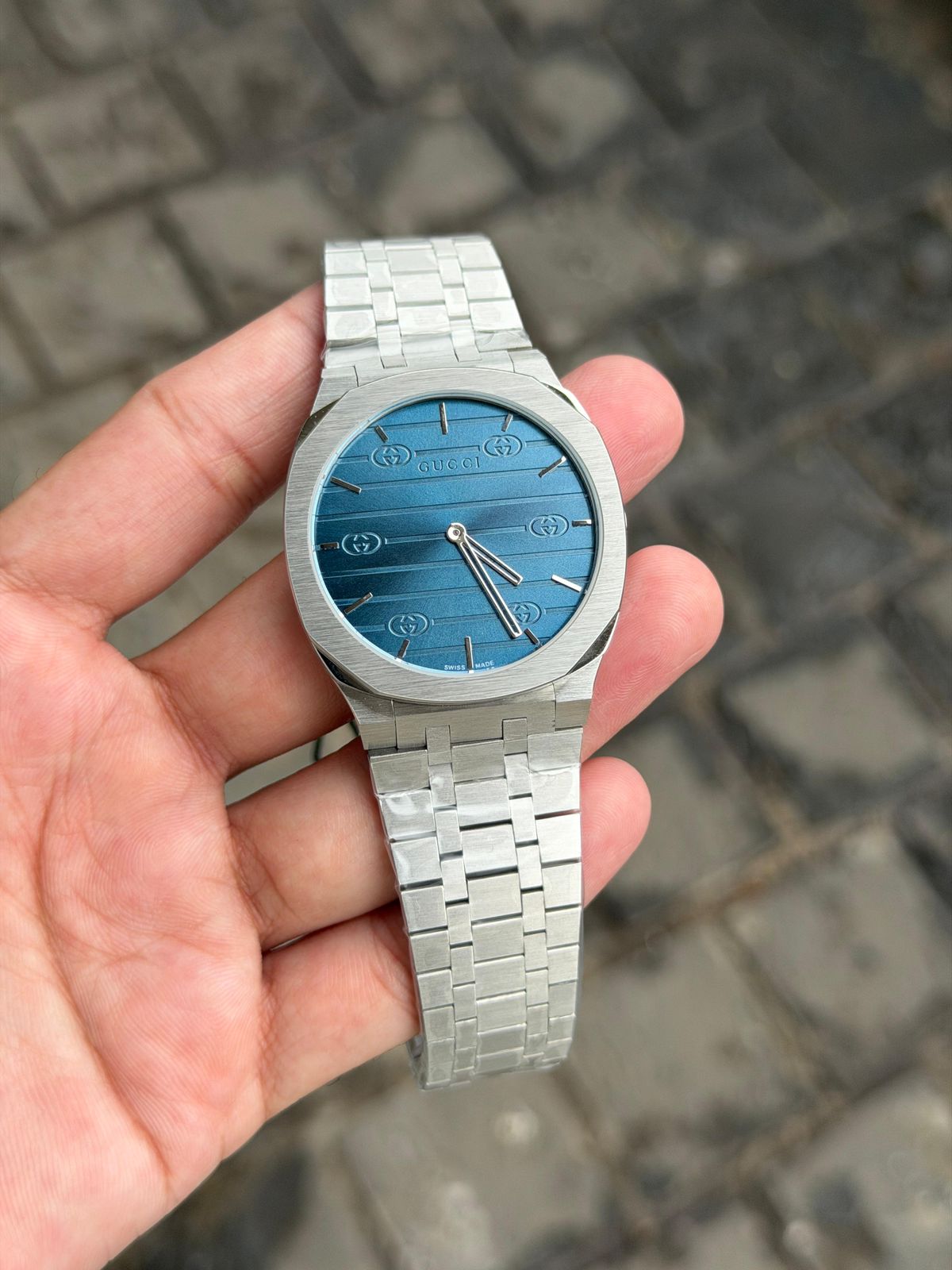 GUCI SLIM WATCH METAL BODY 
( ULTRA SLIM ) SILVER BLUE