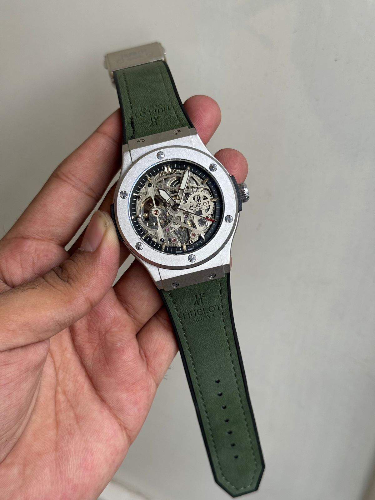 HUBLO FULLY AUTOMATIC SILVER DIAL GREEN   BELT WATCH