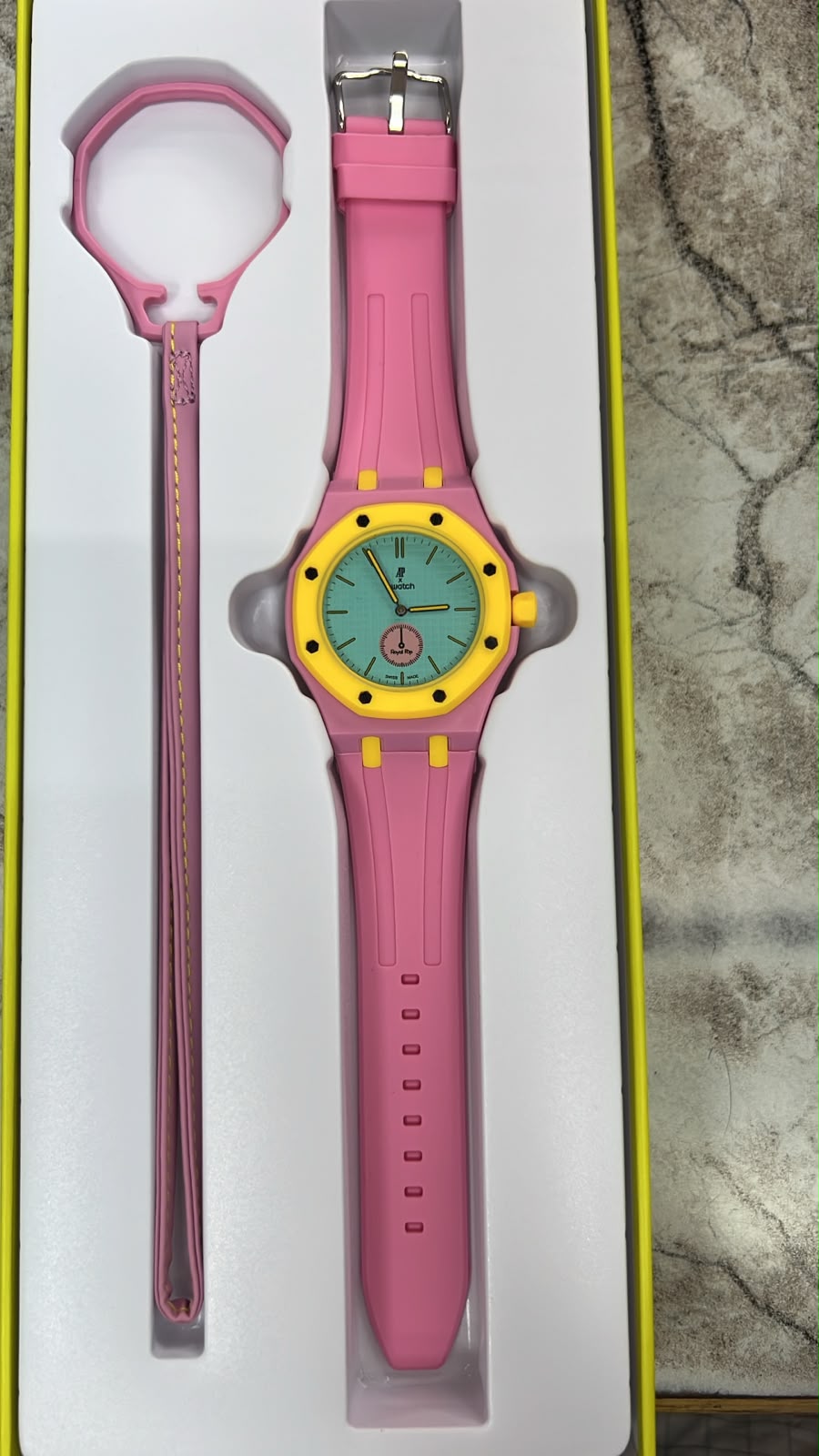ROYAL POP WATCH TRENDY COLOUR FIBER BODY