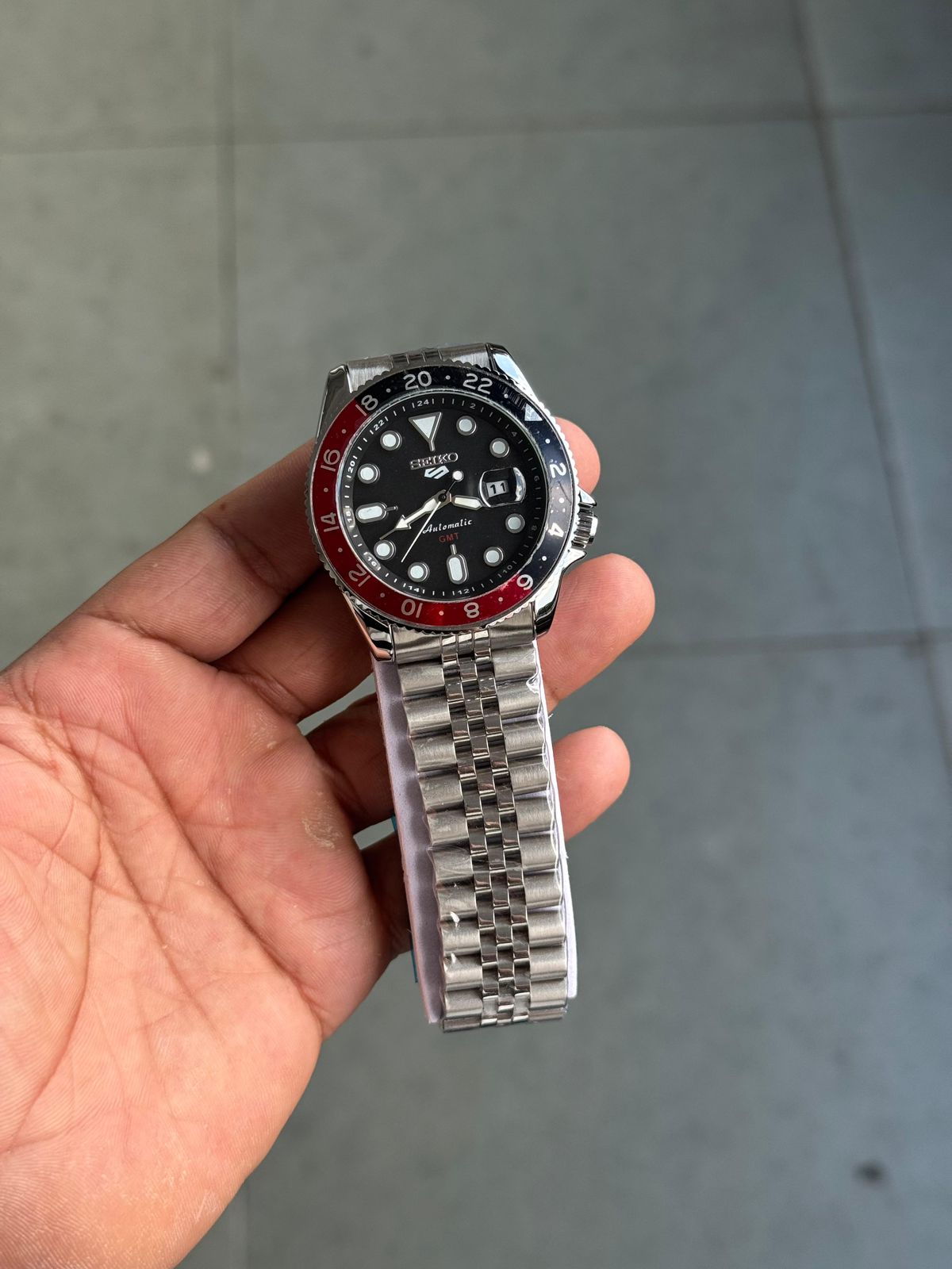 Seko Gmt  Black Red  bezel Watch 
( Battery Operated Looks Like Automatic )