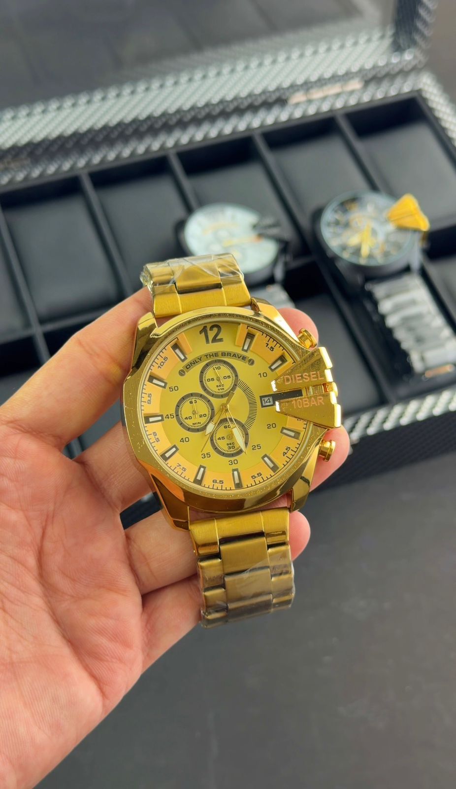 DIESAL 10 BAR JAPNESE QUALITY HEAVY  FULL GOLD  WATCH