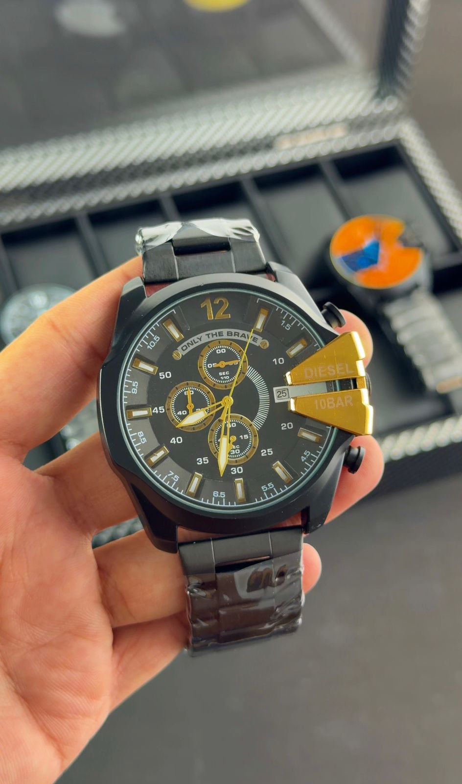 DIESAL 10 BAR JAPNESE QUALITY HEAVY BLACK INNER GOLD WATCH