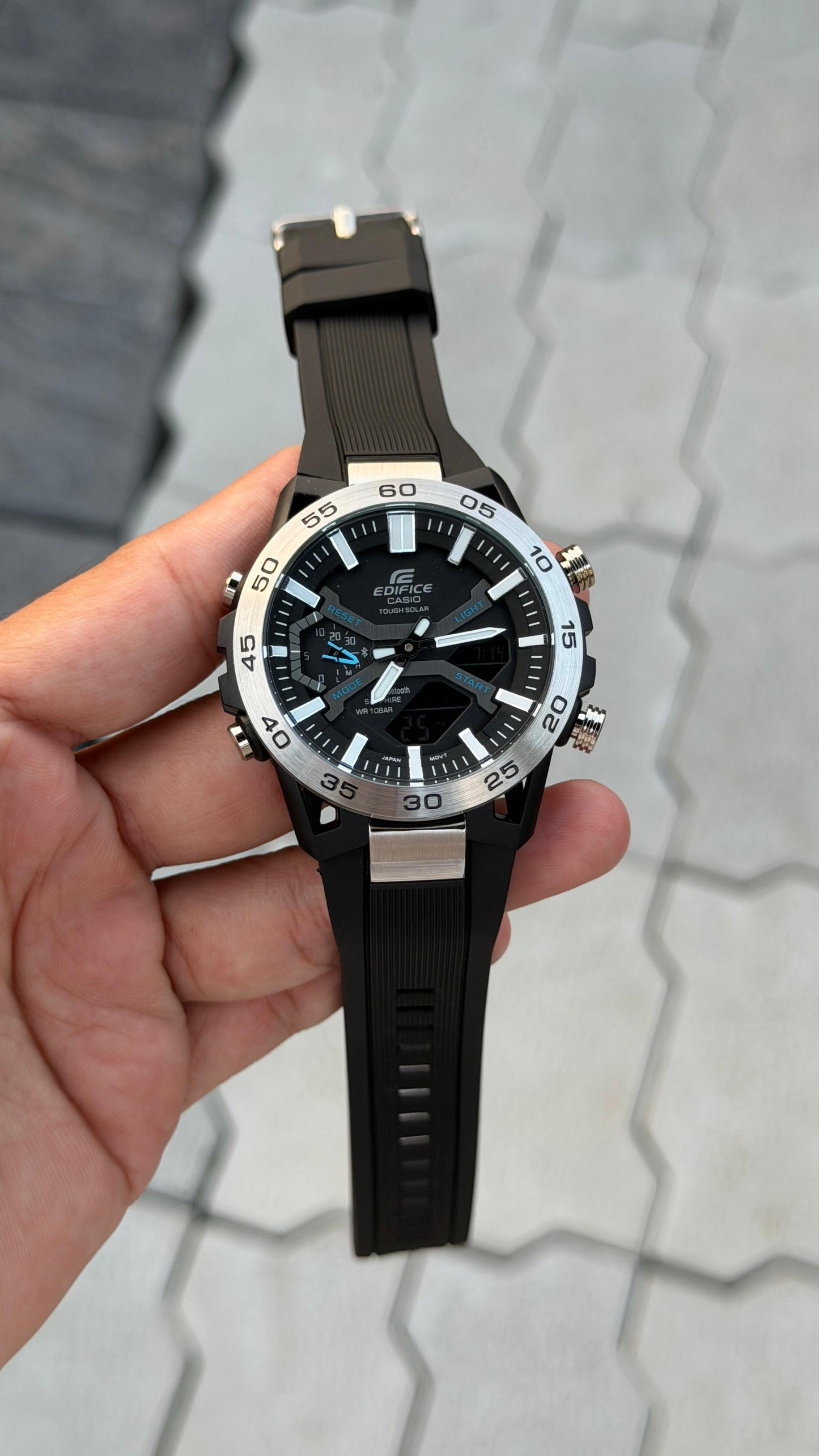 EDIFCE 1st JAPNESE QUALITY SILVER BLK  SHADE SILCION BELT WATCH